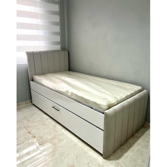 Kumaş başlıklı yavrulu yatak